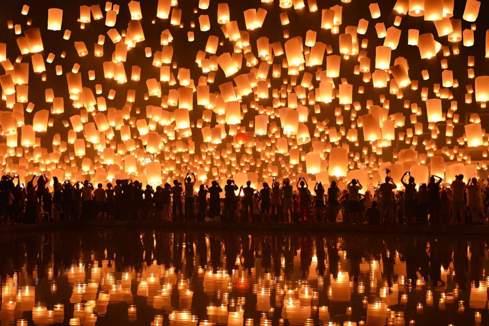 Hình ảnh cho danh mục Trăng tròn kỳ diệu trên Loy Krathong - Lễ hội hoa đăng Thái Lan 